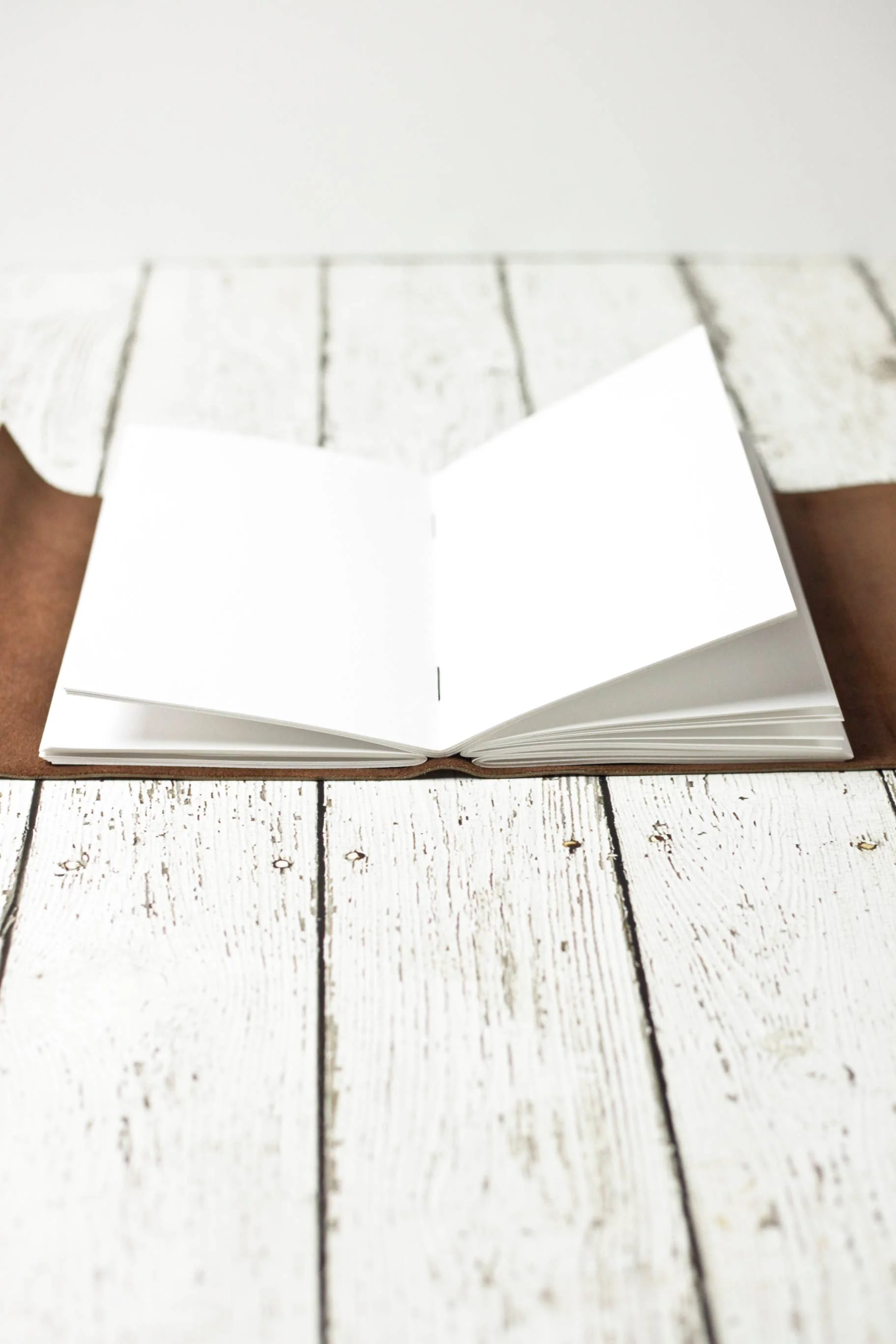 Chunky Leather Travel Journal: Bright White - Image 4