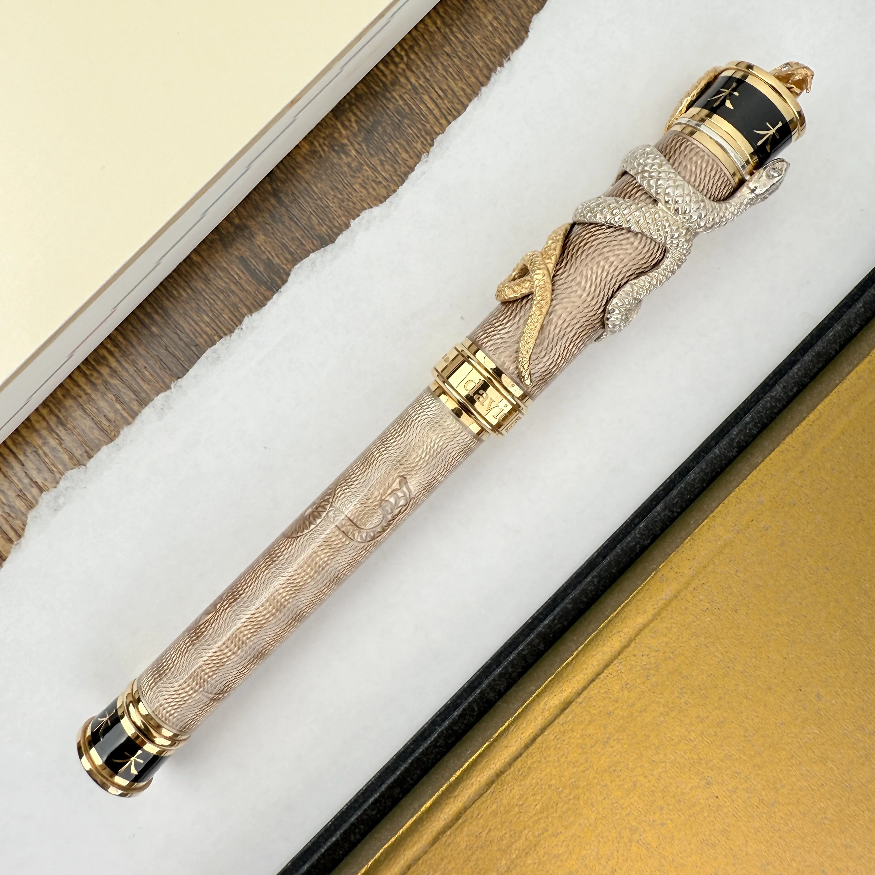 David Oscarson Green Water Snake Fountain Pen - Light Brown with Gold (Limited Edition #05/08) - Image 2