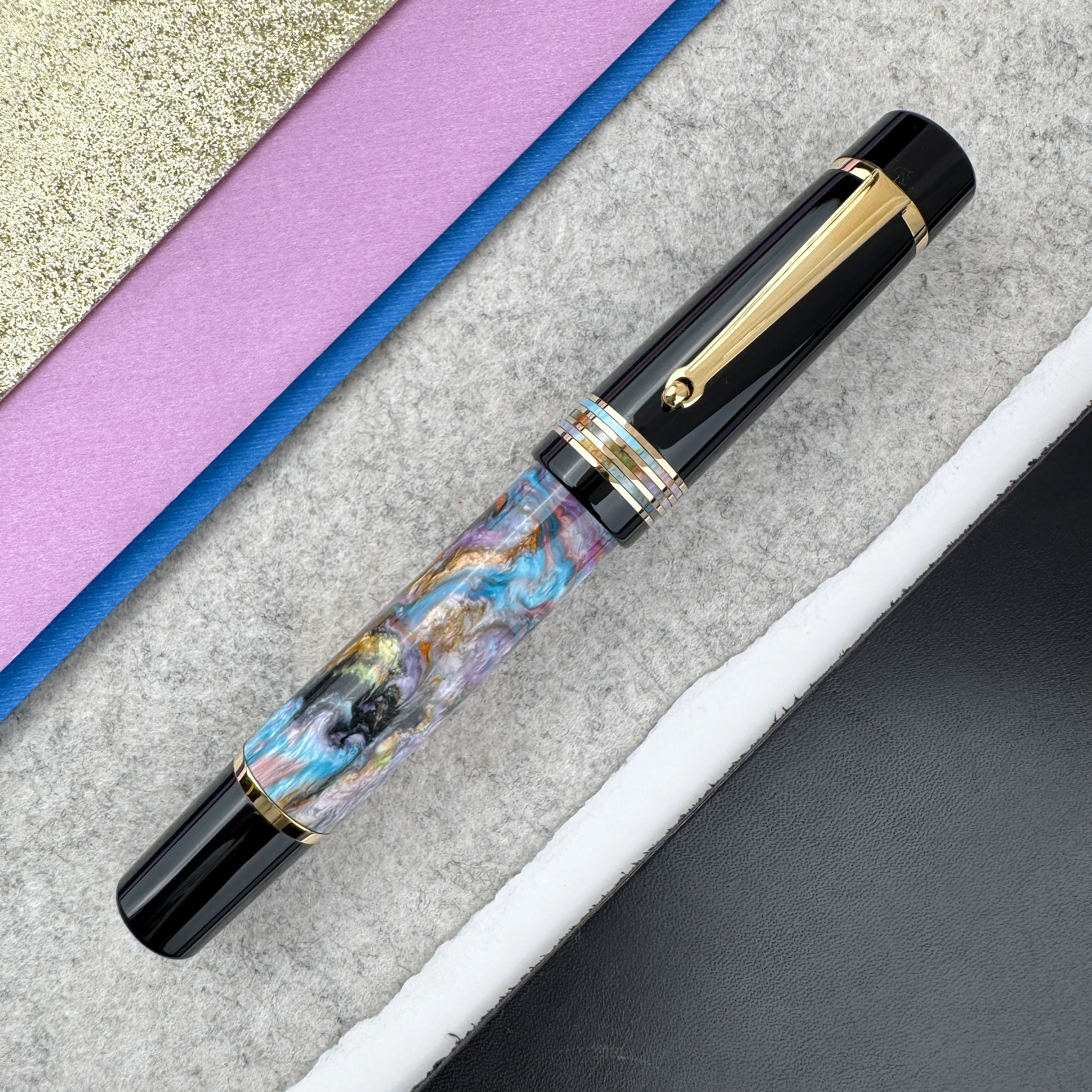 Delta DV Original Mid-Size Fountain Pen - Primary Manipulation 4.5 w/ Gold Trim (Limited Edition) - Image 2