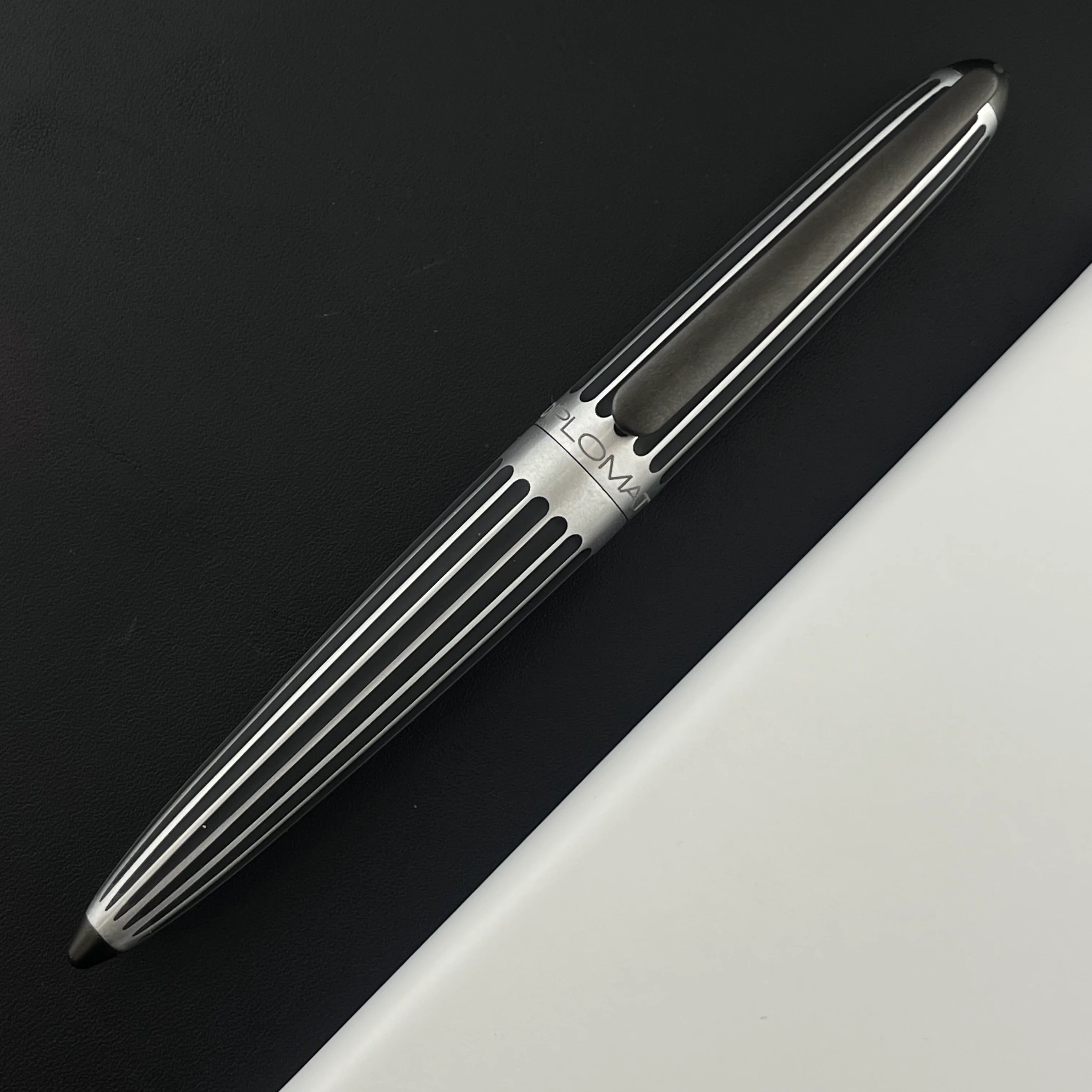 Diplomat Aero Fountain Pen - Stripes Black - Image 2