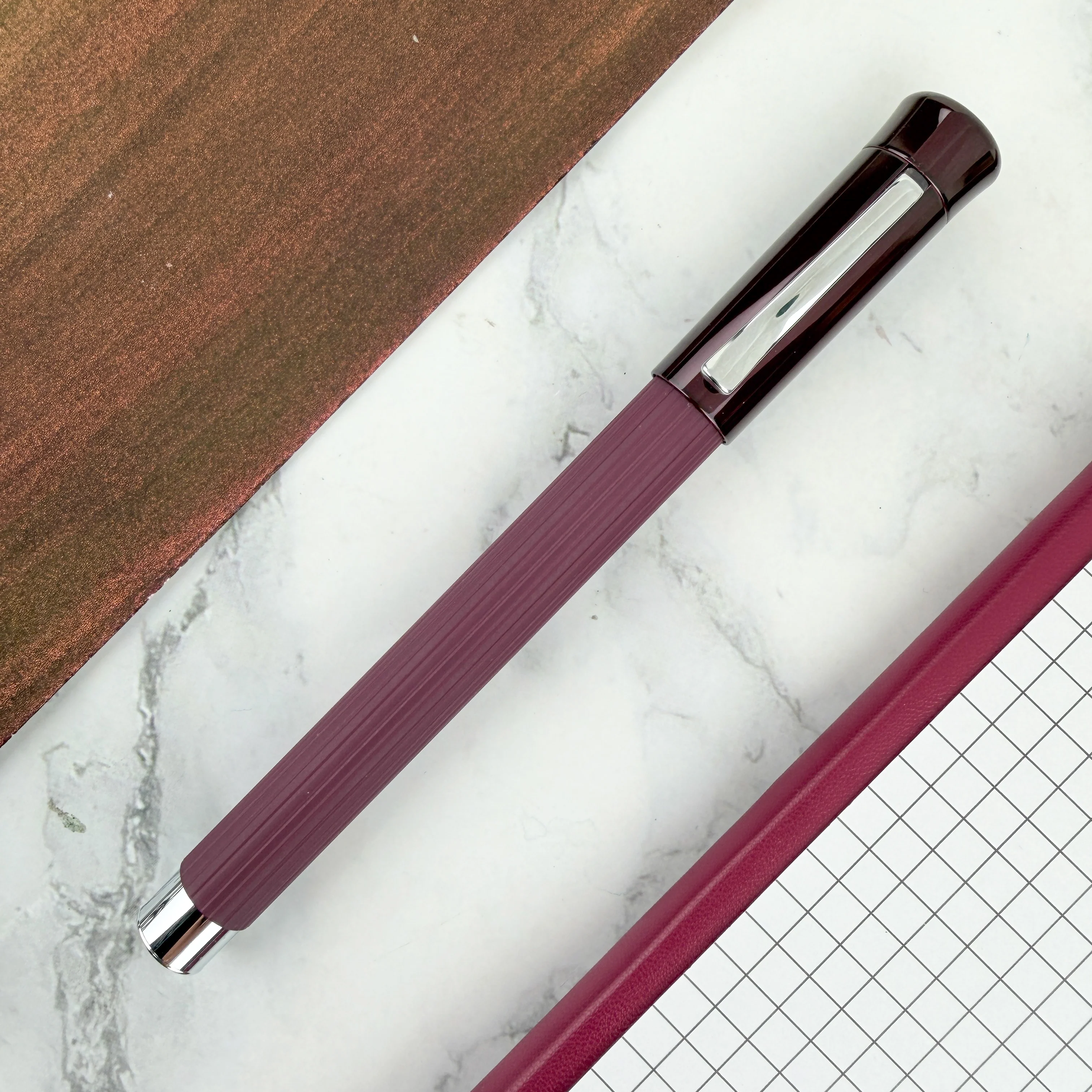 Graf von Faber-Castell Tamitio Fountain Pen - Dark Bordeaux - Image 2