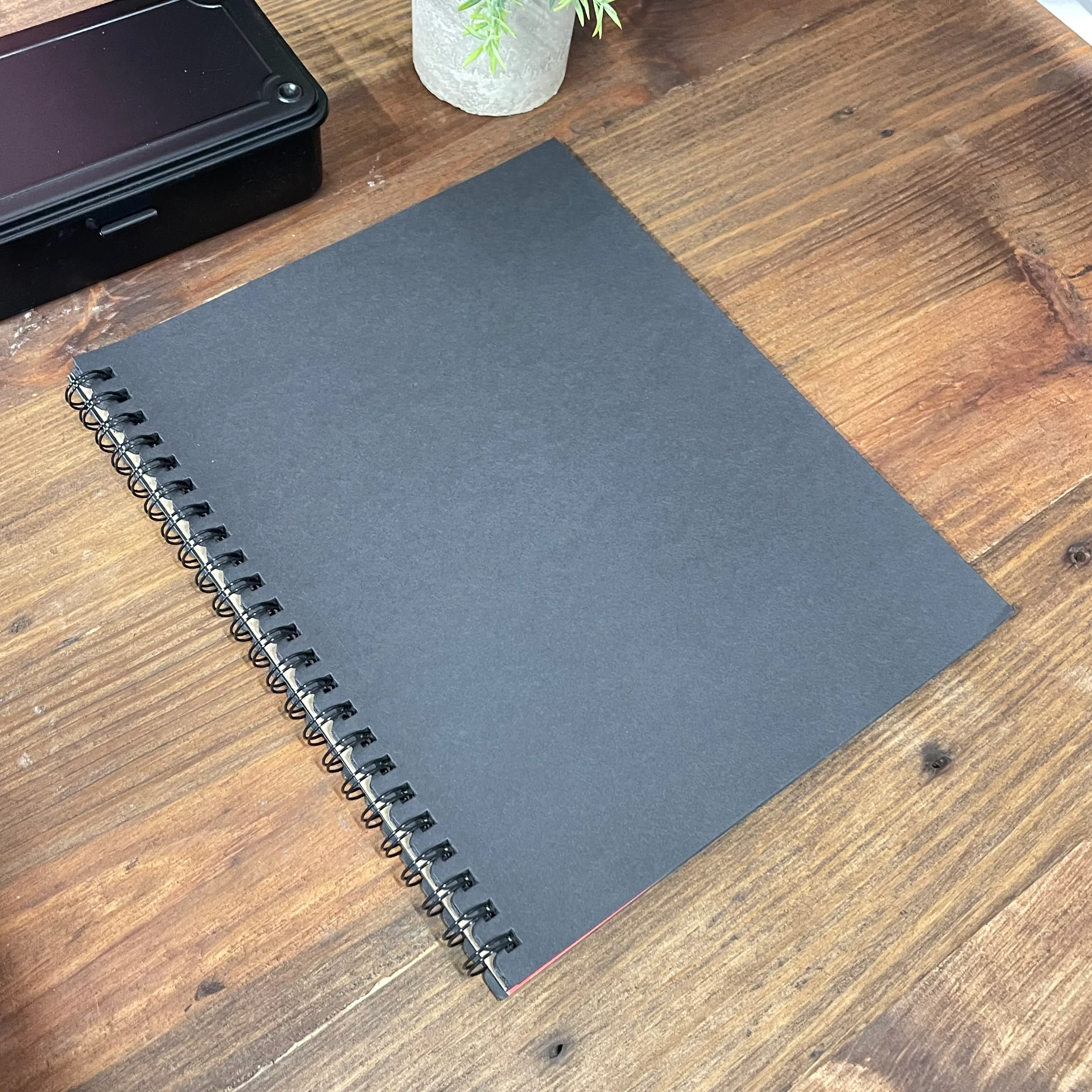KOH-I-NOOR In & Out Black Drawing Pad (9x12 Inches) - Image 4