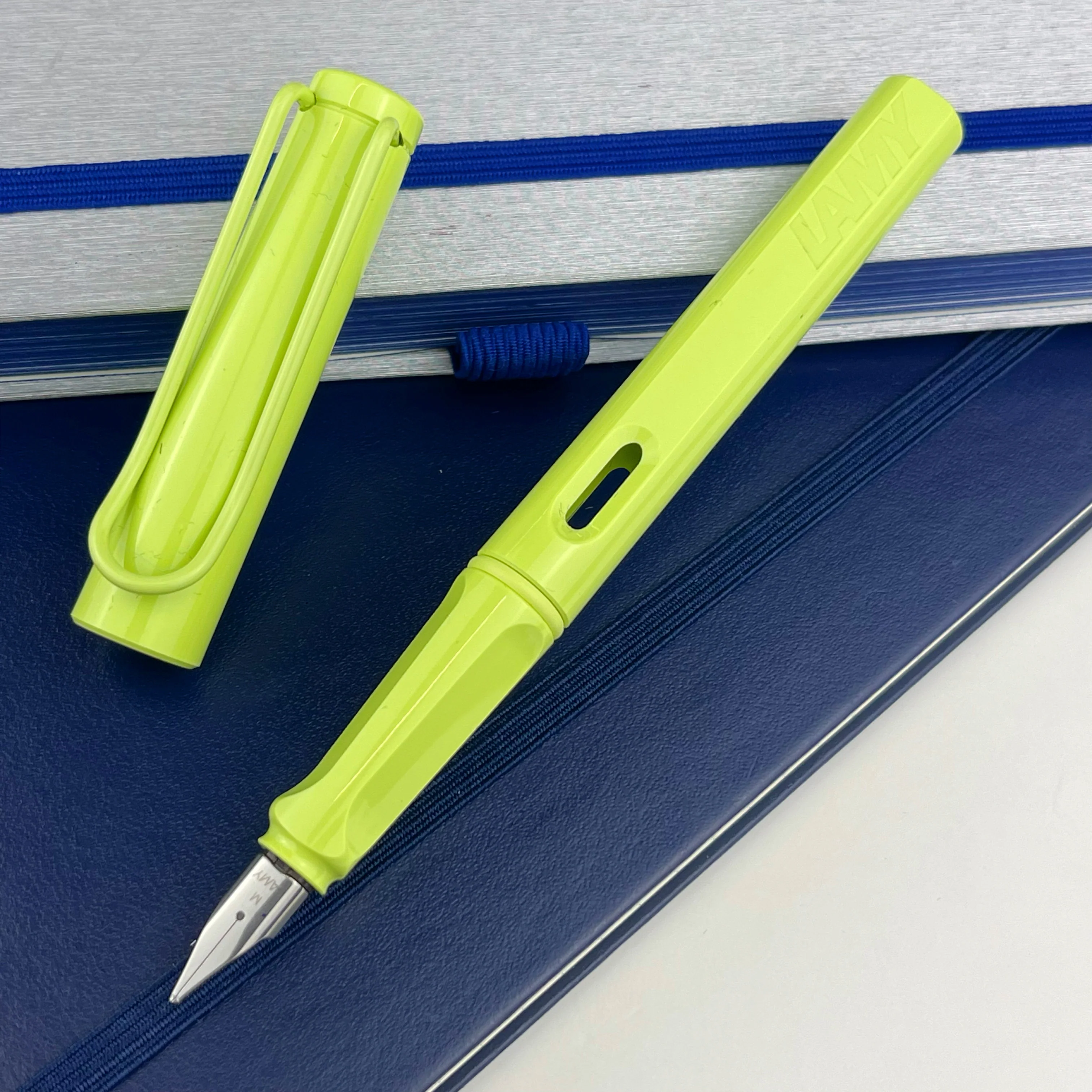 Lamy Safari Fountain Pen - Spring Green (Special Edition) - Image 2