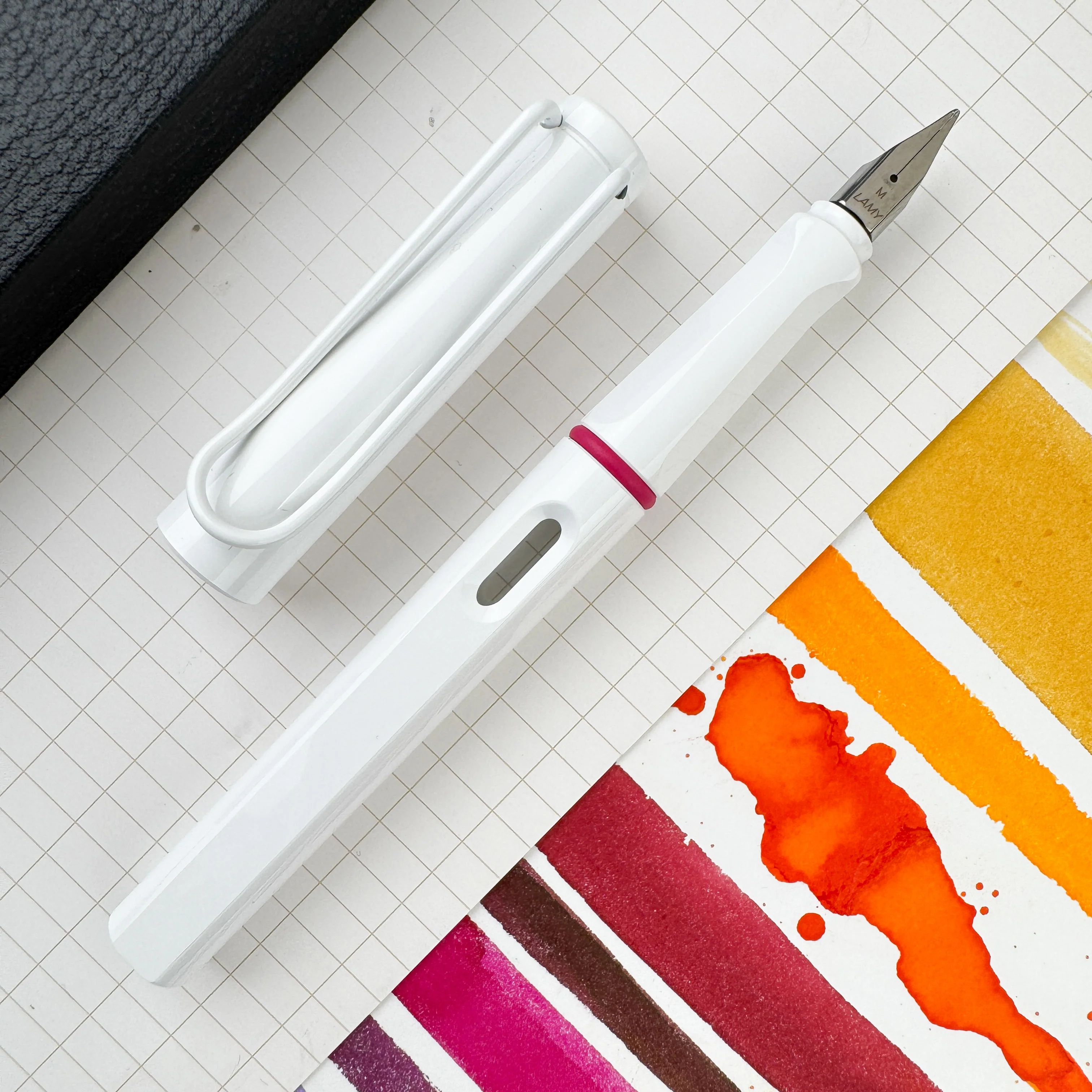 Lamy Safari Multi Ring Fountain Pen - White - Image 2
