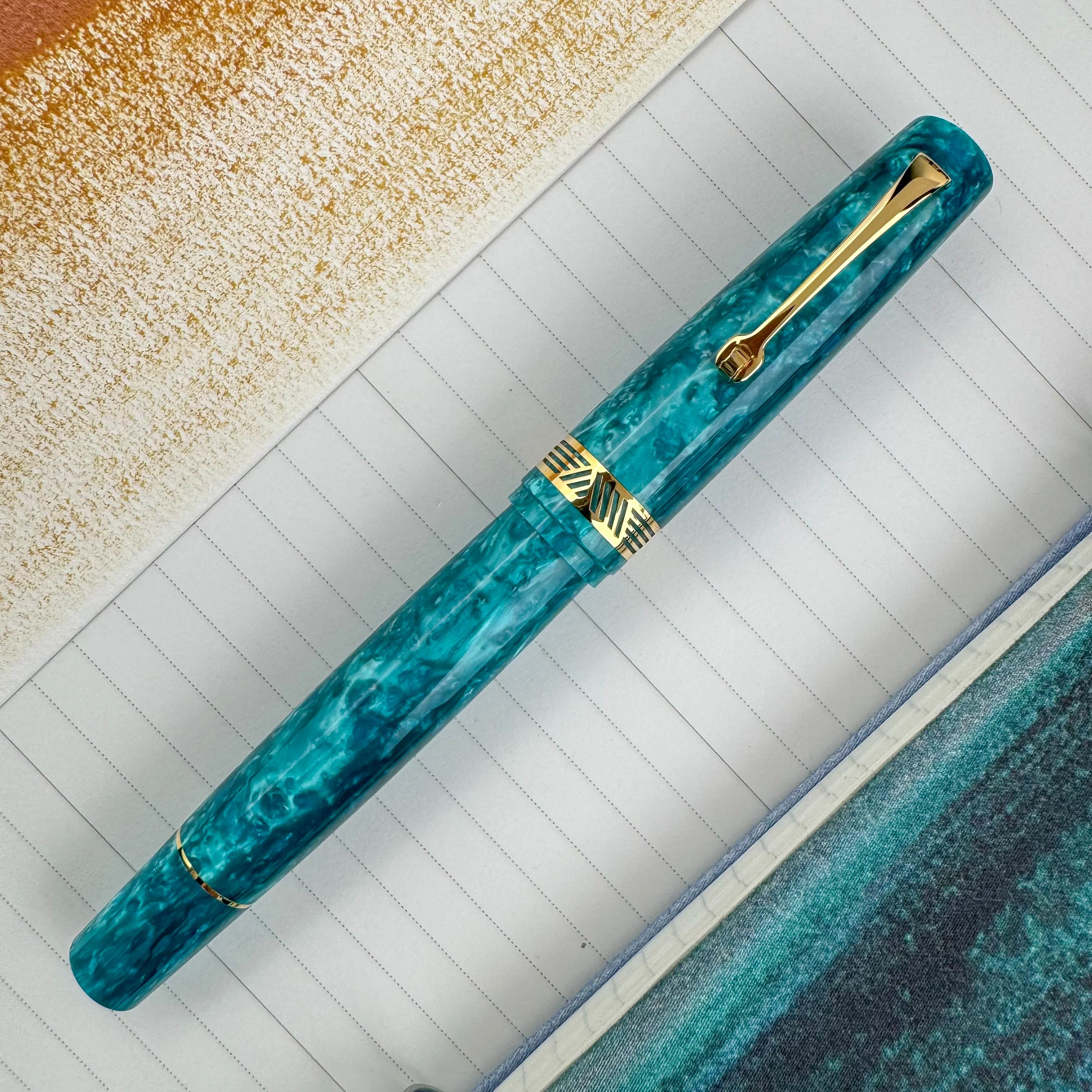 Leonardo Momento Magico Fountain Pen - Emerald w/ Gold Trim - Image 2