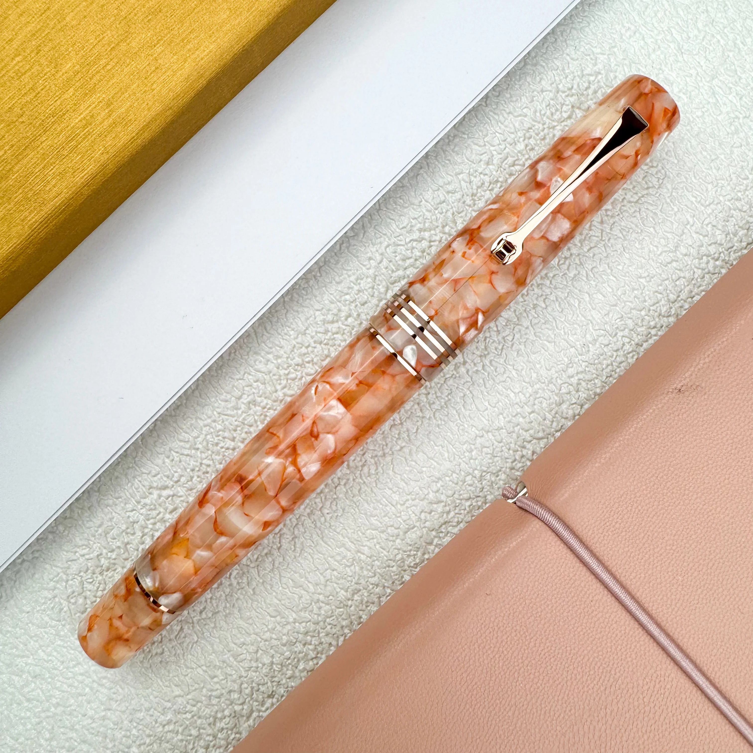 Leonardo Momento Zero Fountain Pen - Angel Skin w/ Rose Gold Trim - Image 2