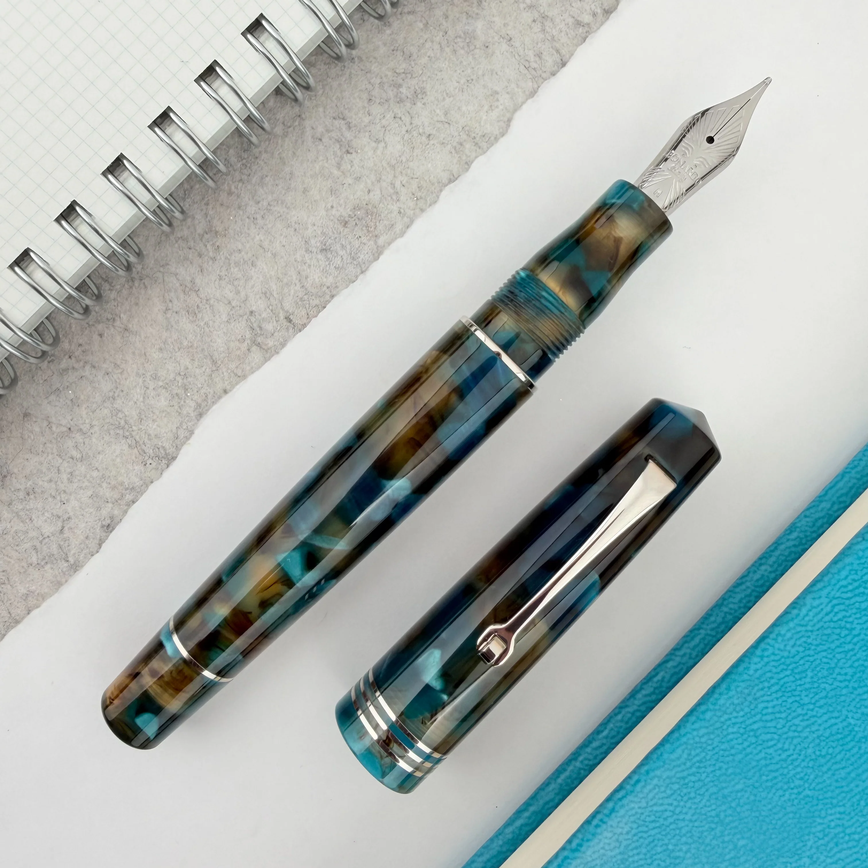 Leonardo Momento Zero Fountain Pen - Pausilya with Silver Trim (Limited Edition)