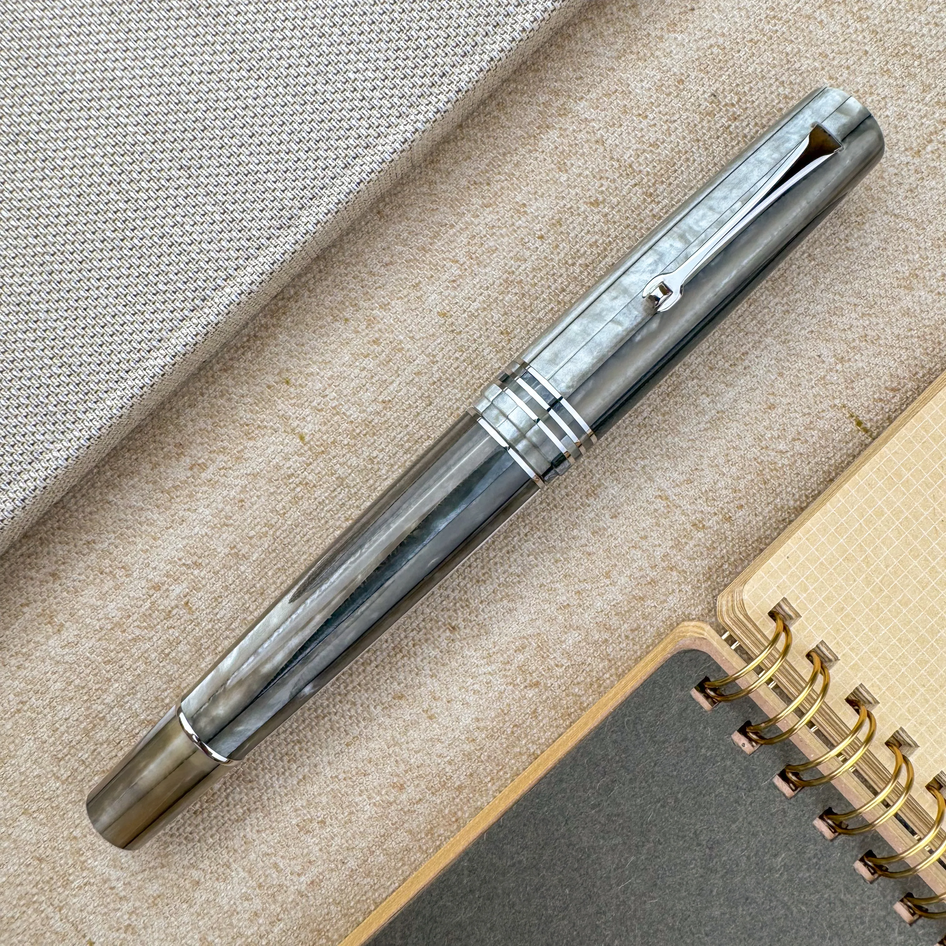Leonardo Momento Zero Grande 2.0 Fountain Pen - Sand - Image 2