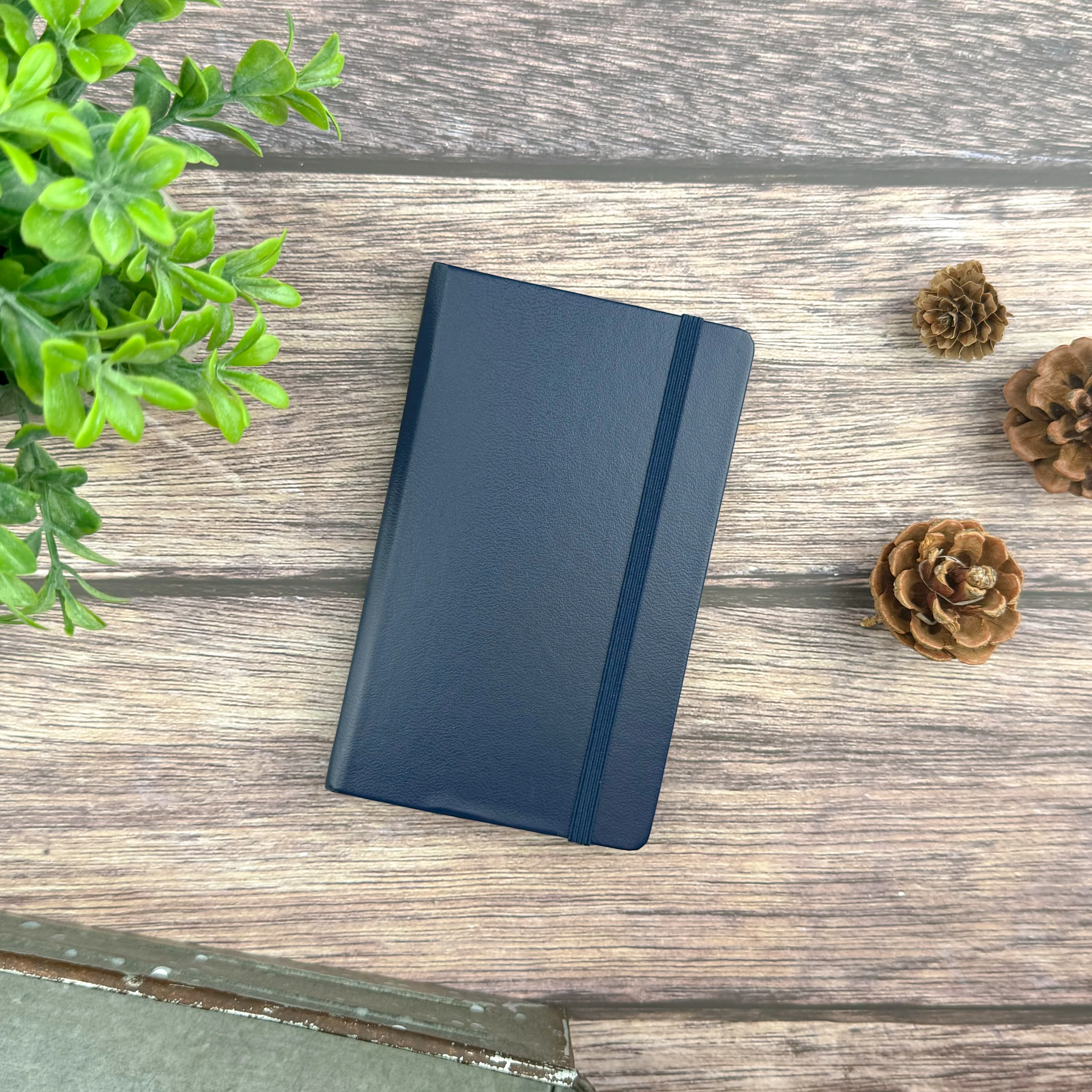 Leuchtturm A6 Hardcover Notebook - Dot Grid - Image 5