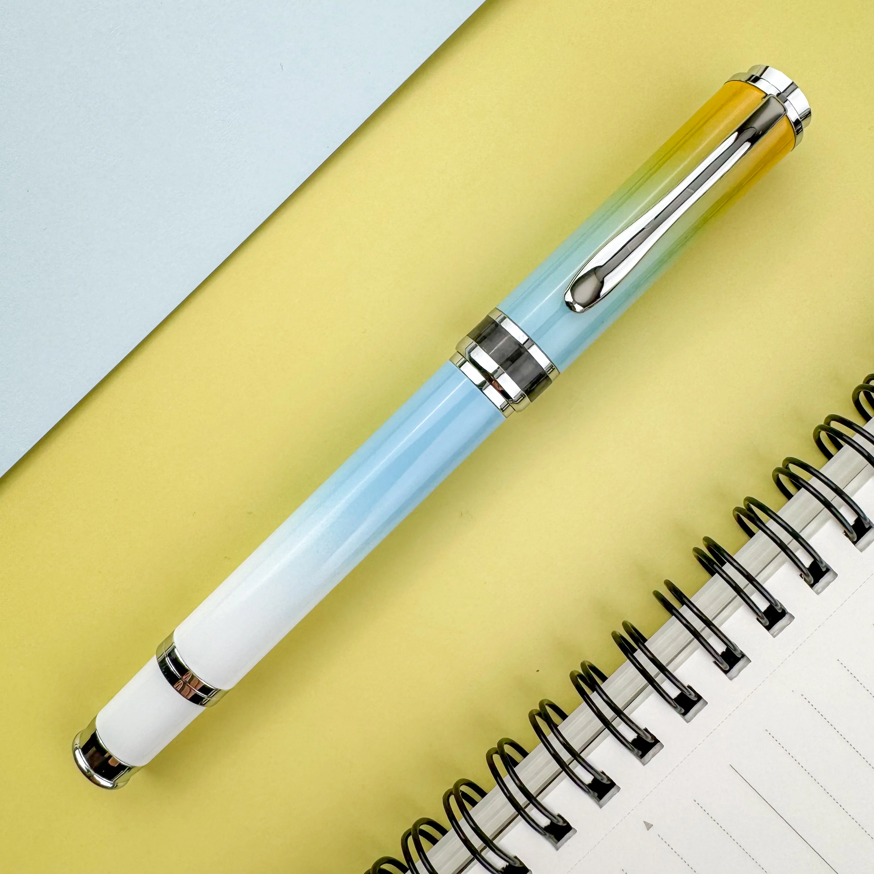 Monteverde Innova Ombre Fusion Fountain Pen - Bliss - Image 2