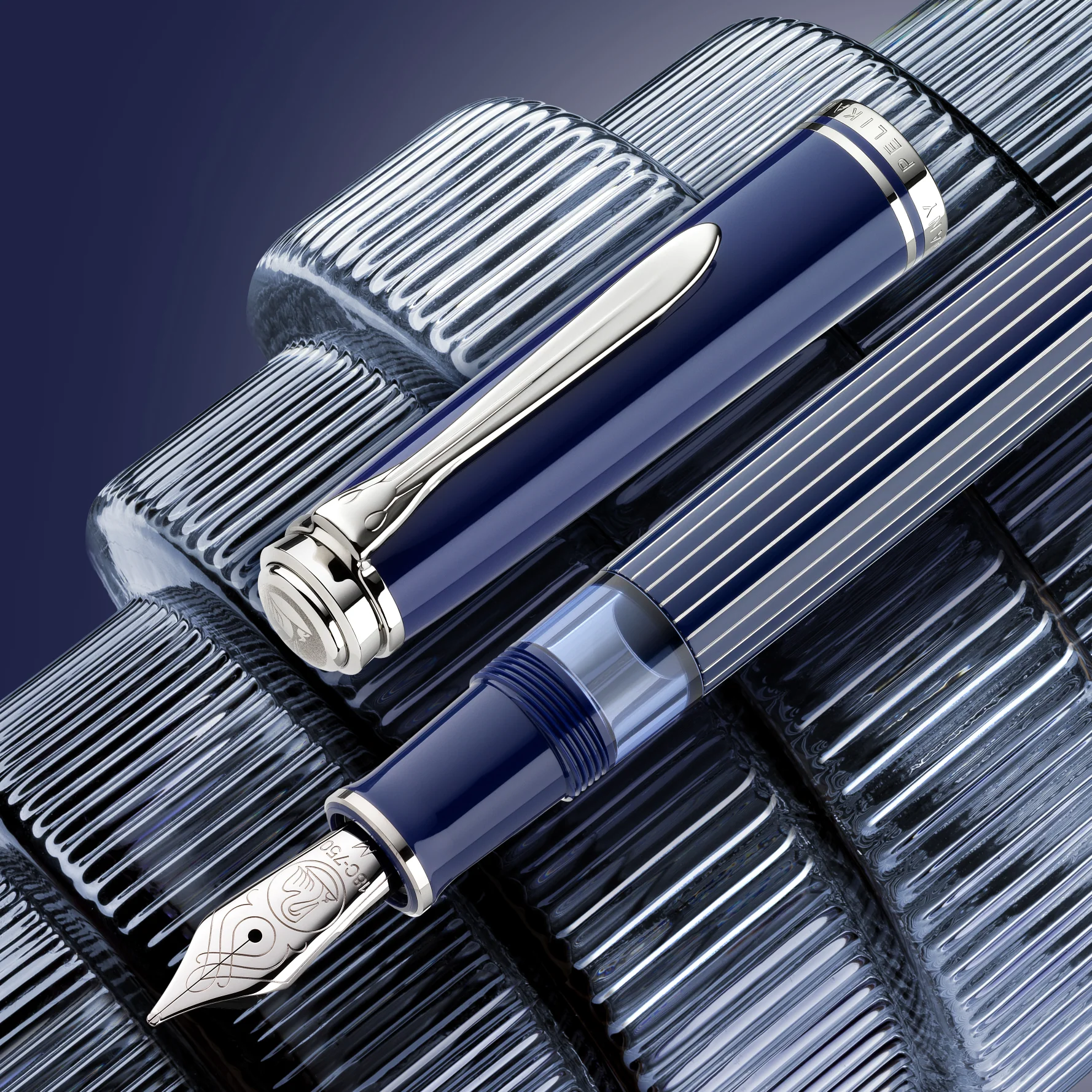 Pelikan Souveran M815 Fountain Pen - Metal Striped Blue (Special Edition) - Image 3