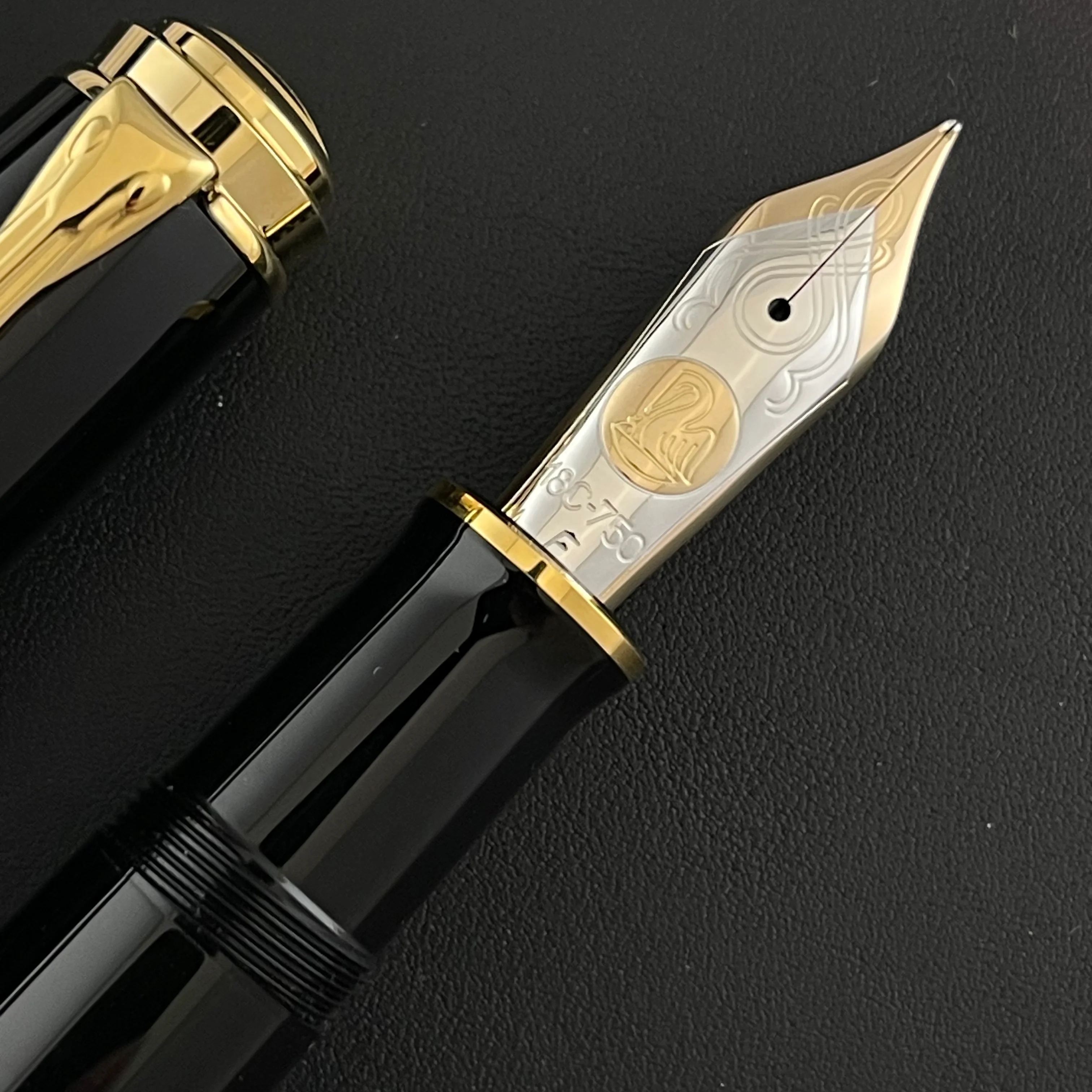 Pelikan Souveran M1000 Fountain Pen - Black - Image 3