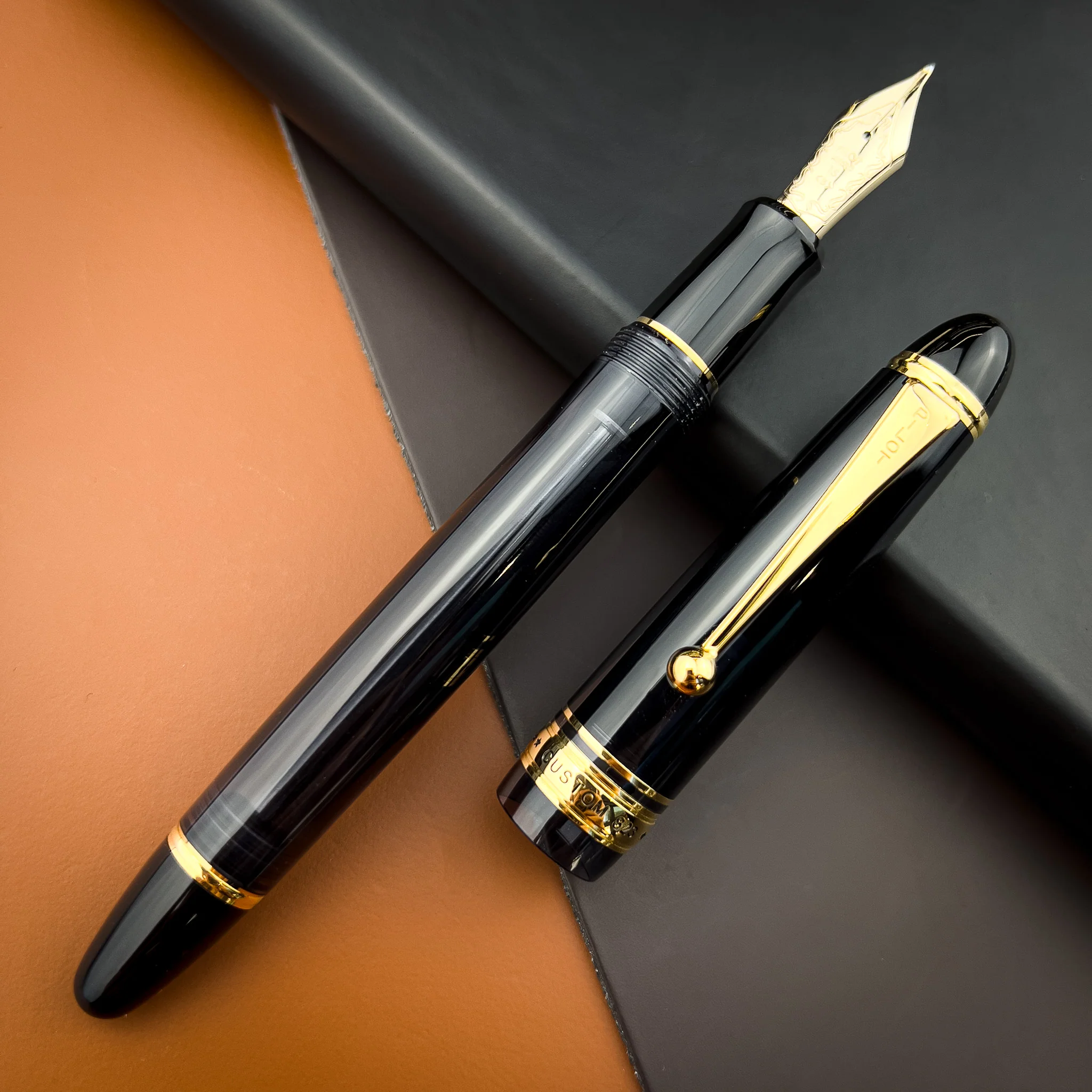Pilot Custom 823 Fountain Pen - Smoke - Image 4
