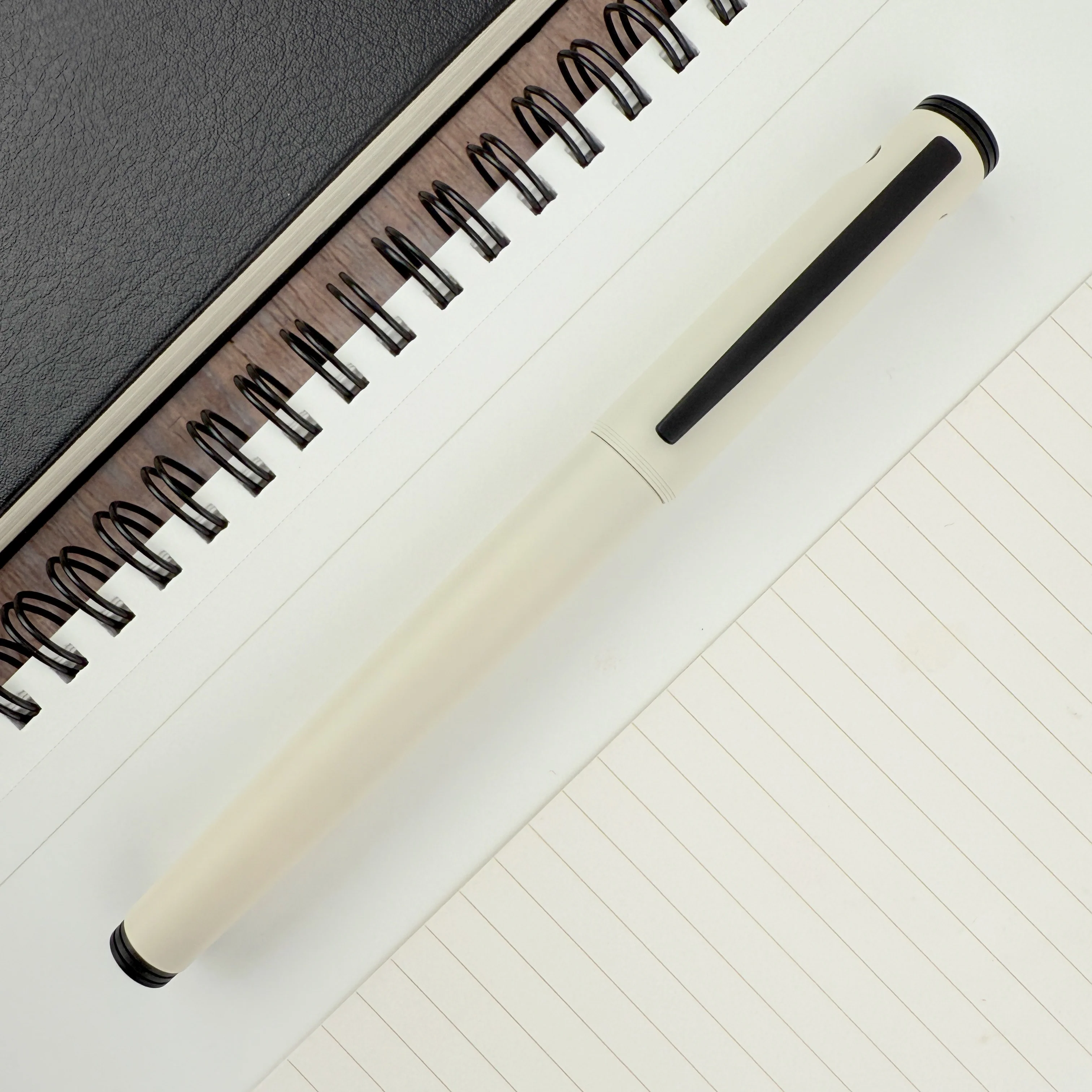 Pilot Explorer Fountain Pen - Matte Ivory - Image 2