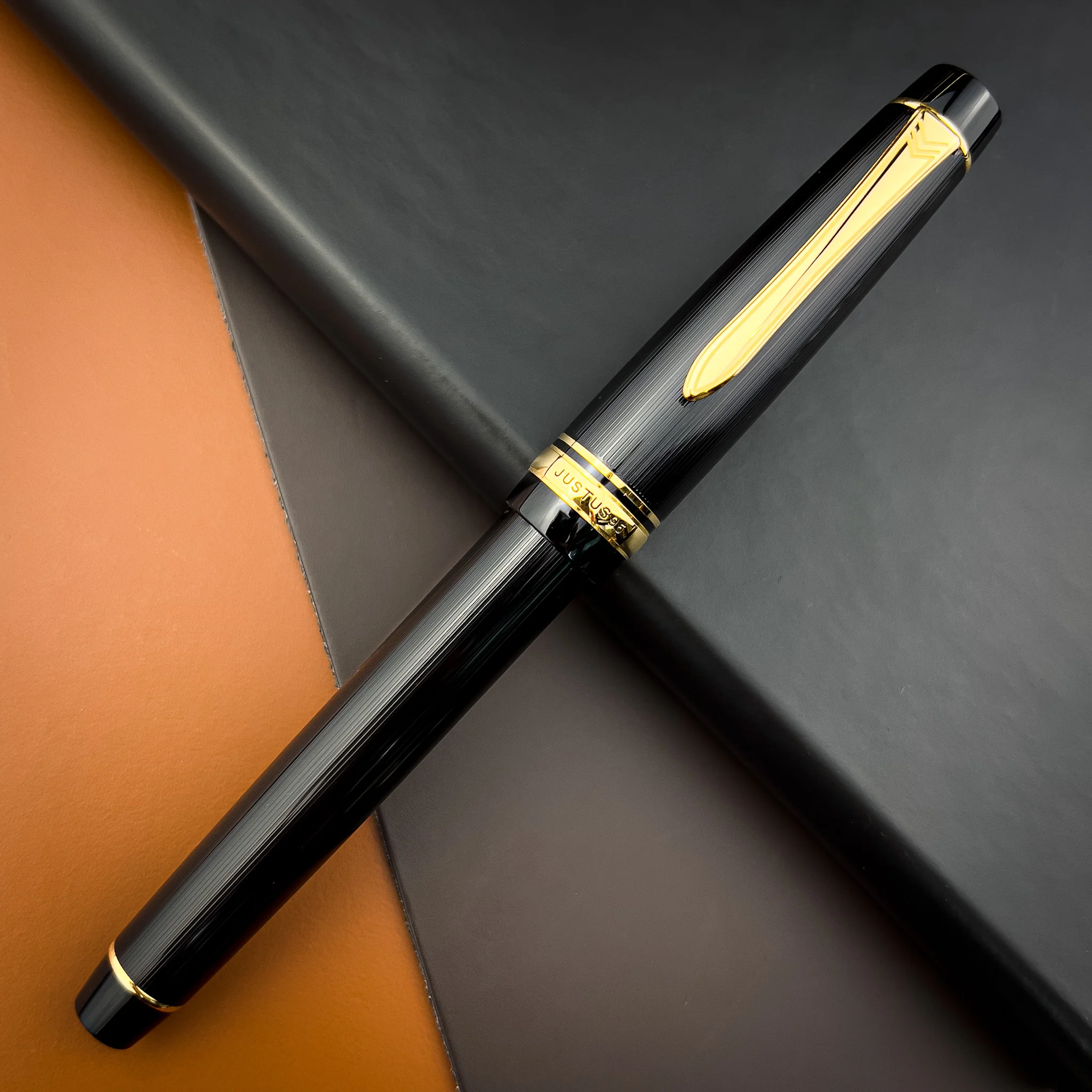 Pilot Justus 95 Fountain Pen - Black w/ Gold - Image 4
