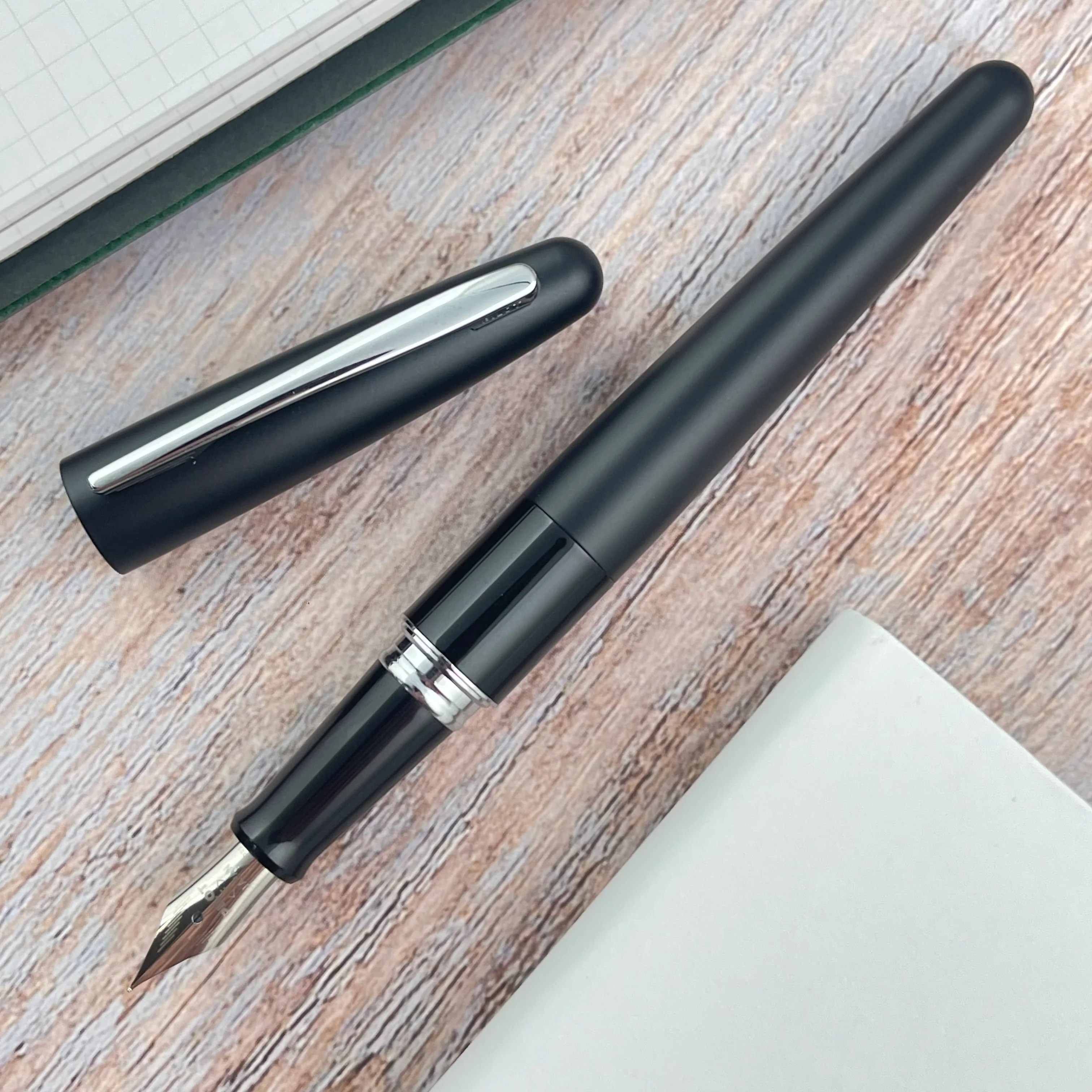 Pilot Metropolitan Fountain Pen - Black - Image 2