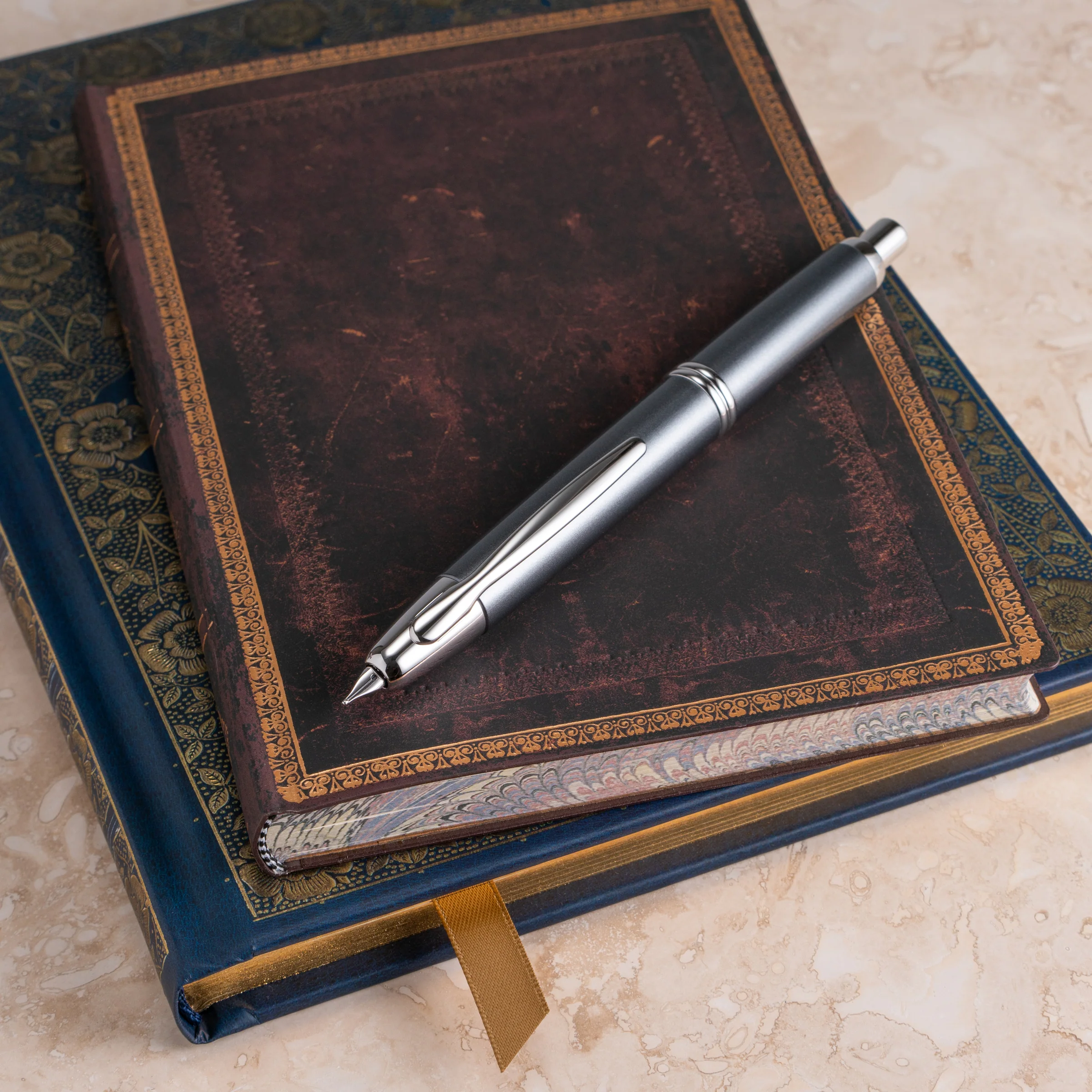 Pilot Vanishing Point Fountain Pen - Gun Metal - Image 2