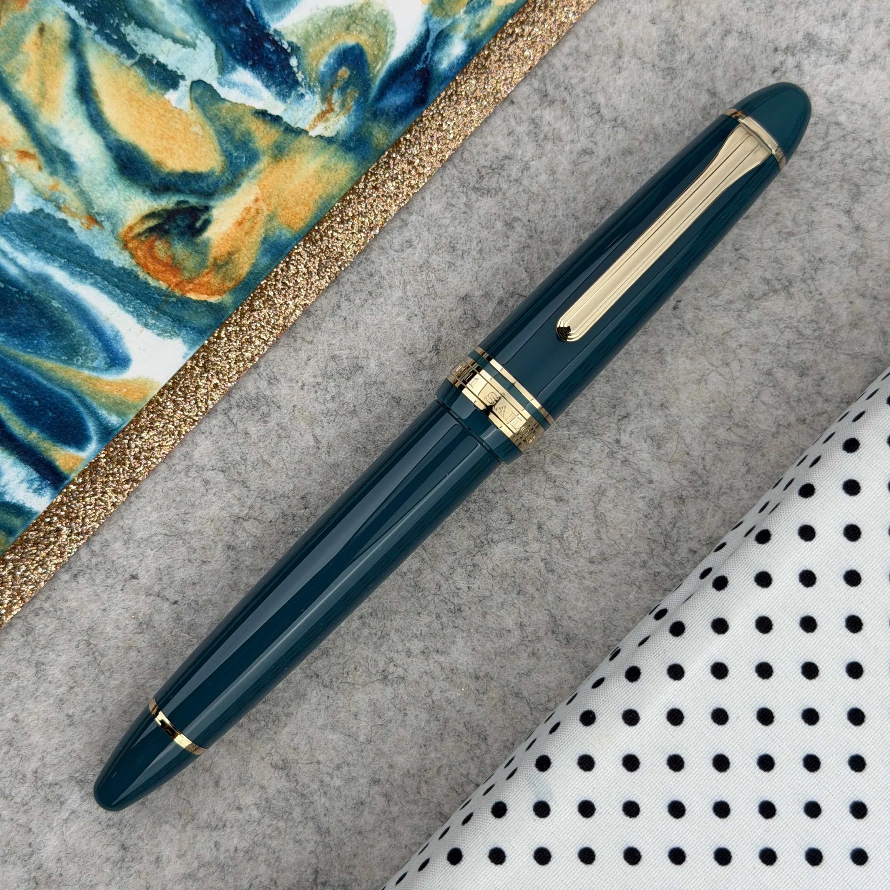 Sailor 1911 Casual L Stable Fountain Pen with Gold Trim - Muted Green - Image 2