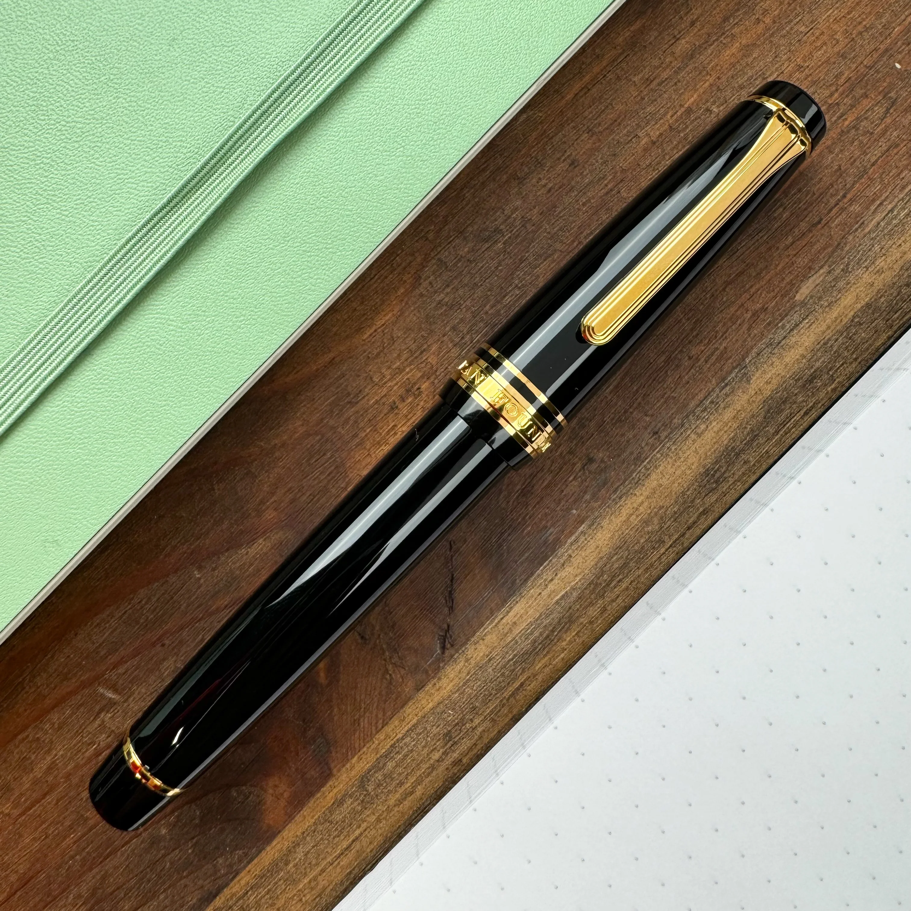 Sailor Pro Gear Fountain Pen - Black w/ Gold - Image 2