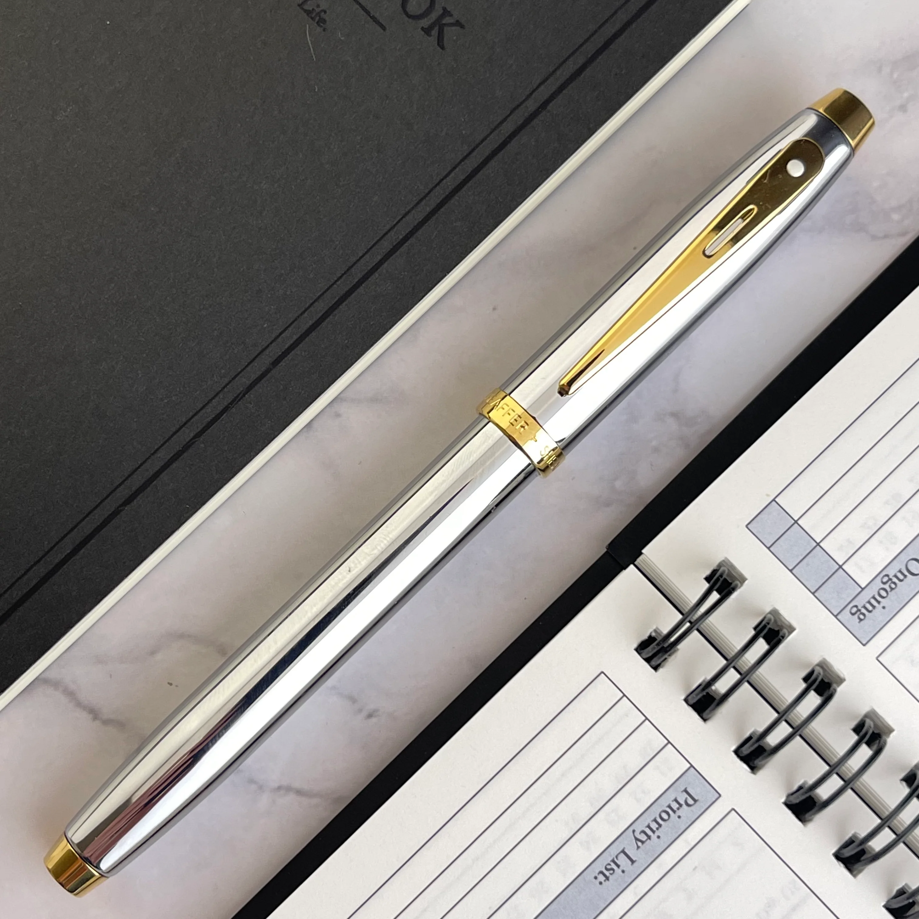 Sheaffer 100 Rollerball Pen - Chrome w/ Gold