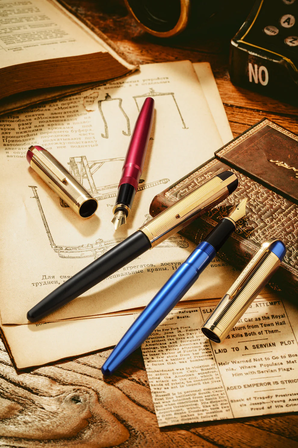 Wahl Eversharp Skyline Fountain Pen - Black w/Gold Trim - Image 5
