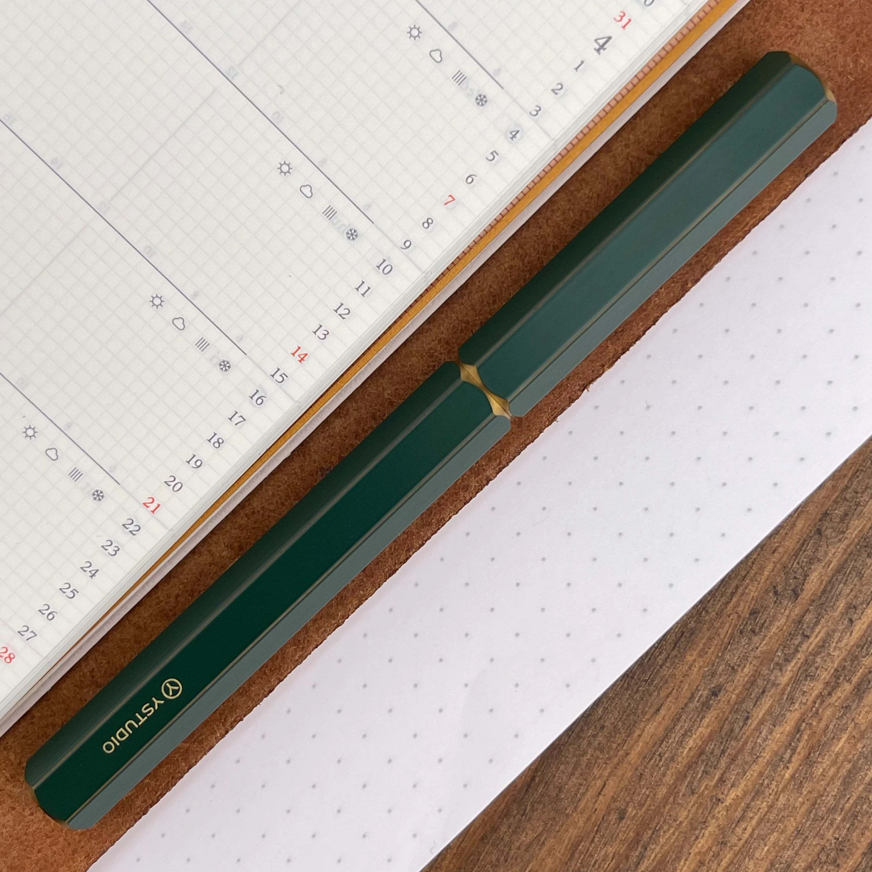 ystudio Classic Fountain Pen - Revolve Green - Image 2
